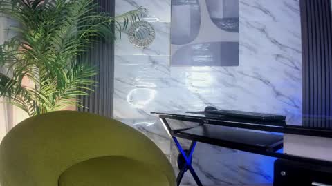 Snapshot of carla_parissii chatting on 13, 2, 2025 Carla online show from 13, 2, 2025