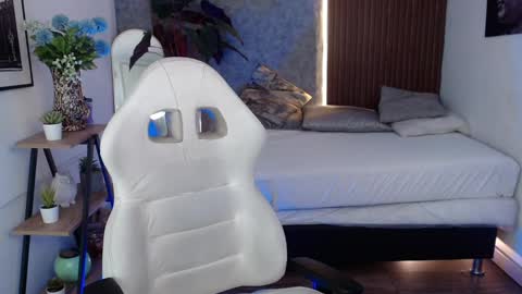 Snapshot of carla_parissii chatting on 27, 2, 2025 Carla online show from 27, 2, 2025