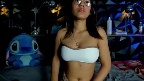 Snapshot of carlamarrinson chatting on 15, 12, 2025 carlamarrinson online show from 15, 12, 2025