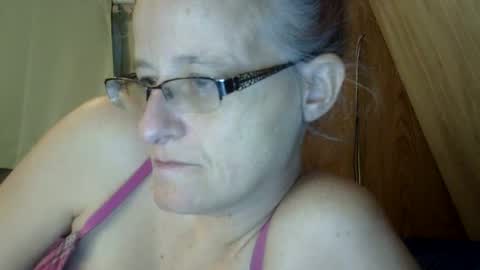 carleeswoman08 online show from 14, 2, 2025