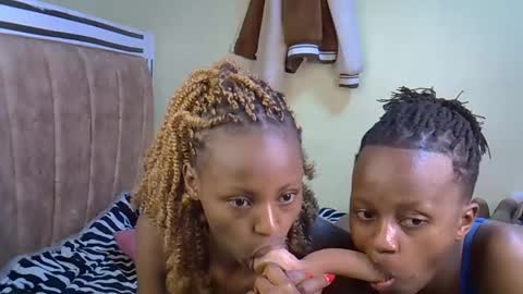 Snapshot of carlex_ chatting on 7, 3, 2025 carlex_ online show from 7, 3, 2025
