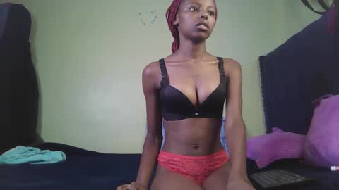 Snapshot of carlex_ chatting on 12, 10, 2025 carlex_ online show from 12, 10, 2025