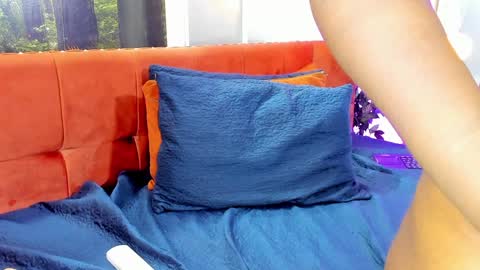 Snapshot of carliemoss chatting on 11, 12, 2024    online show from 11, 12, 2024