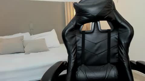 Snapshot of carlina_15 chatting on 23, 10, 2025 C A R L I N A online show from 23, 10, 2025