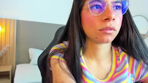 Snapshot of carlina_15 chatting on 1, 11, 2025 C A R L I N A online show from 1, 11, 2025