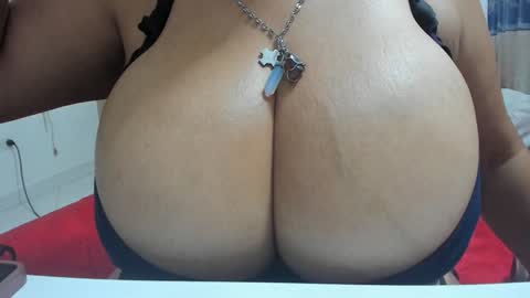 Snapshot of carlos_diana chatting on 11, 1, 2025 carlos diana online show from 11, 1, 2025