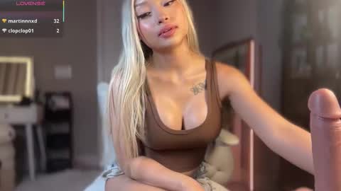 Snapshot of carmenxrose chatting on 11, 10, 2025 carmenxrose online show from 11, 10, 2025