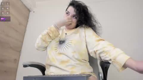 Snapshot of carmesix__ chatting on 4, 12, 2025 carmesix__ online show from 4, 12, 2025