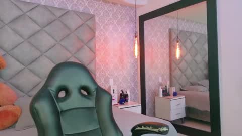 caro_adams1 online show from 17, 11, 2025