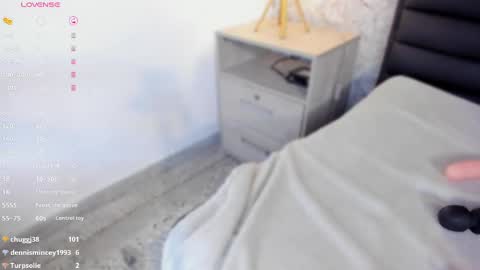 Snapshot of caro_martinezz chatting on 1, 3, 2025 online show from 1, 3, 2025