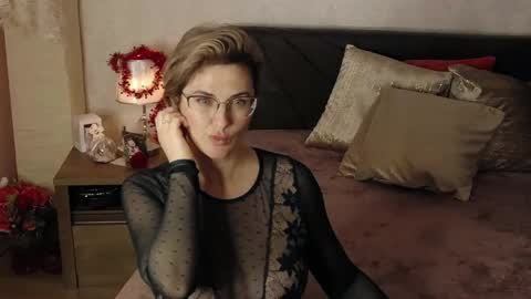 CaroJhones online show from 10, 1, 2025