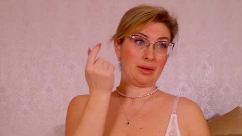 CaroJhones online show from 23, 2, 2026