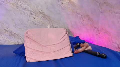 Snapshot of carol_juiicy_ chatting on 19, 9, 2025 Carol online show from 19, 9, 2025