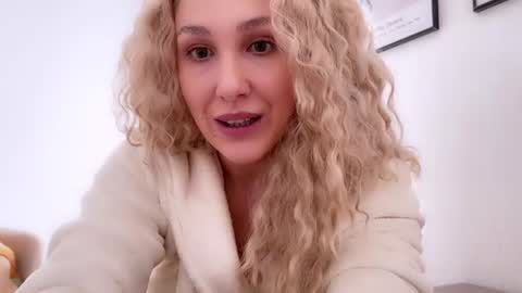Snapshot of carol_may_ chatting on 13, 6, 2026 carol_may_ online show from 13, 6, 2026