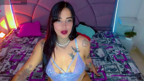 Snapshot of carolaine01 chatting on 4, 10, 2025 Carolaine01 online show from 4, 10, 2025