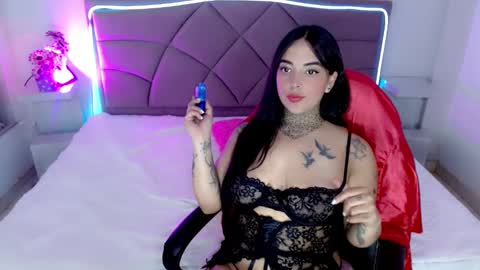 Snapshot of carolaine01 chatting on 24, 10, 2025 Carolaine01 online show from 24, 10, 2025