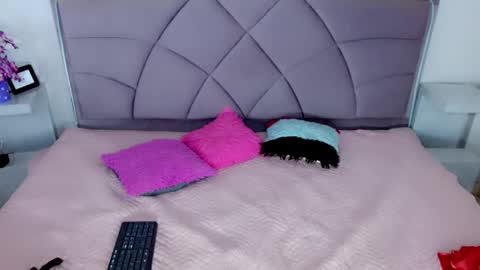 Snapshot of carolaine01 chatting on 29, 10, 2025 Carolaine01 online show from 29, 10, 2025