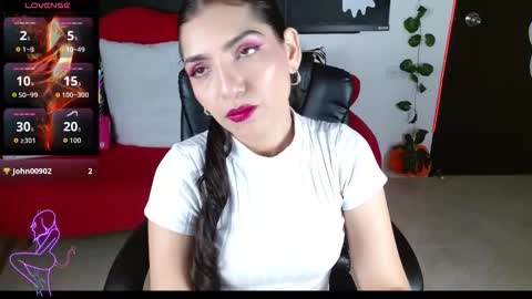 Snapshot of carolaine69_ chatting on 7, 10, 2025 Caroline online show from 7, 10, 2025