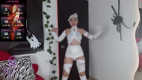 Snapshot of carolaine69_ chatting on 29, 10, 2025 Caroline online show from 29, 10, 2025