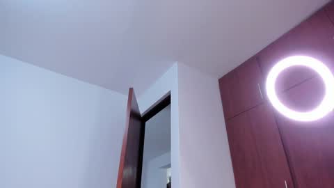 Caroline online show from 20, 12, 2024