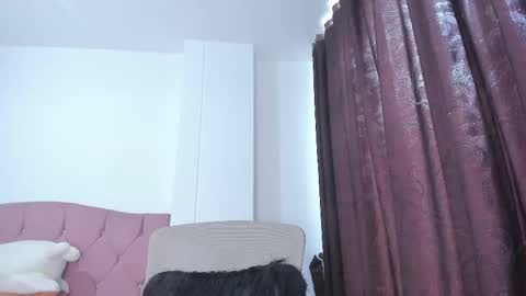 Caroline online show from 4, 12, 2025