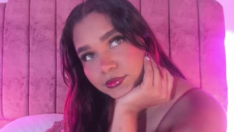 Snapshot of carolina_evannss chatting on 5, 12, 2025 carolina_evannss online show from 5, 12, 2025