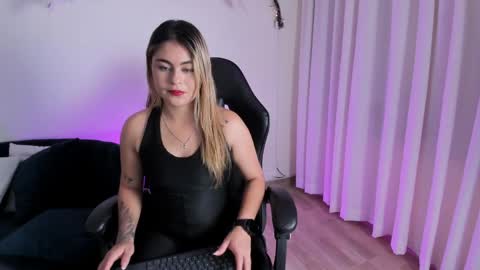 Snapshot of carolina_torres25 chatting on 10, 4, 2026 carolina_torres25 online show from 10, 4, 2026