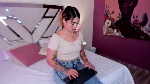 Snapshot of carolina_torres25 chatting on 2, 5, 2026 carolina_torres25 online show from 2, 5, 2026