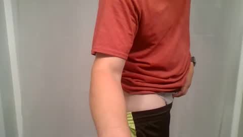 Snapshot of carolinaboy01 chatting on 18, 5, 2026 carolinaboy01 online show from 18, 5, 2026