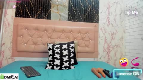 caroline daring online show from 19, 12, 2025