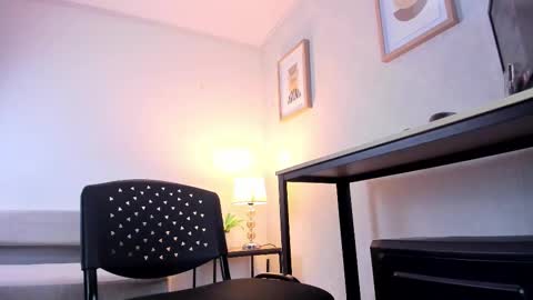  Caroline  online show from 3, 11, 2025