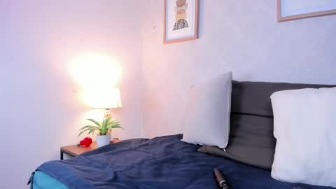  Caroline  online show from 24, 11, 2025