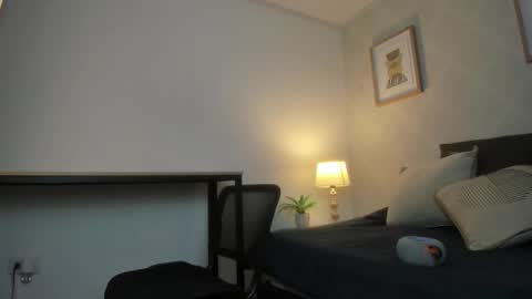  Caroline  online show from 6, 2, 2026