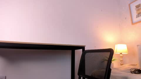  Caroline  online show from 6, 4, 2026