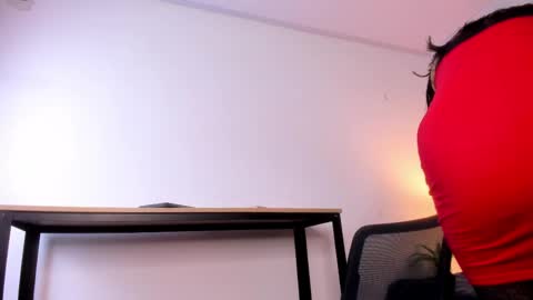  Caroline  online show from 11, 4, 2026