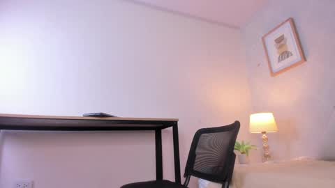 Snapshot of caroline_dh chatting on 11, 5, 2026 Caroline online show from 11, 5, 2026