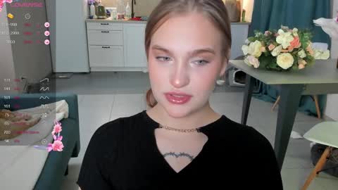 Snapshot of caroline_kiparis chatting on 3, 12, 2024 Caro online show from 3, 12, 2024