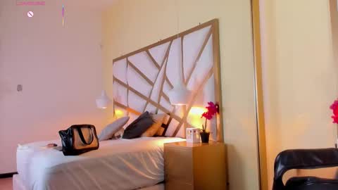 Snapshot of caroline_maldonado chatting on 16, 9, 2025 Caroline online show from 16, 9, 2025