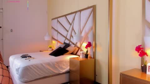 Snapshot of caroline_maldonado chatting on 18, 9, 2025 Caroline online show from 18, 9, 2025