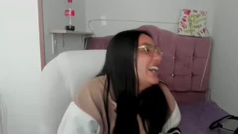 caroline_rodriguez_9 online show from 14, 12, 2025