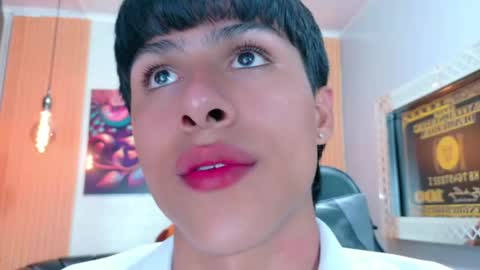 carolinejesh online show from 10, 3, 2026