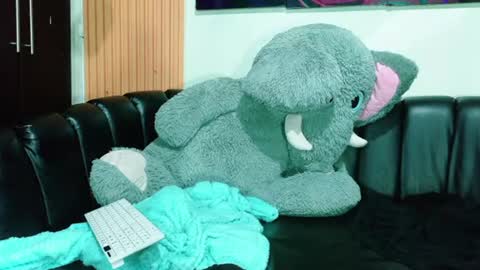 Snapshot of carolinejesh chatting on 28, 6, 2026 carolinejesh online show from 28, 6, 2026