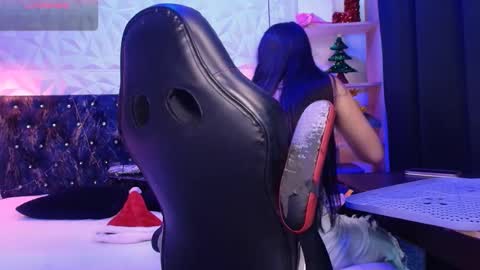 Caroline Scoth online show from 31, 12, 2024