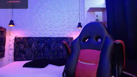 Caroline Scoth online show from 13, 1, 2025