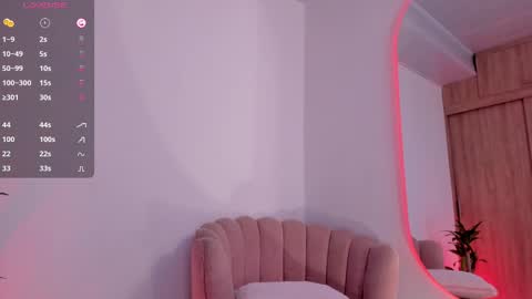 Snapshot of carolinna_ chatting on 12, 10, 2025 carolinna_ online show from 12, 10, 2025