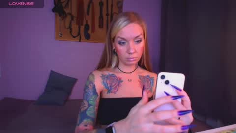 Carrie online show from 15, 4, 2026