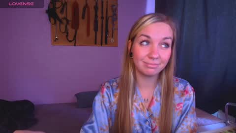 Carrie online show from 27, 4, 2026