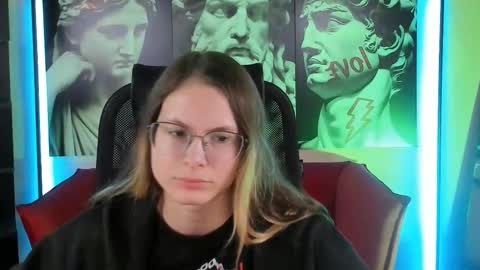 carrie_roses online show from 16, 9, 2025
