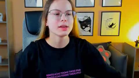carrie_roses online show from 18, 9, 2025