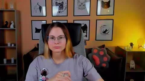 carrie_roses online show from 3, 10, 2025